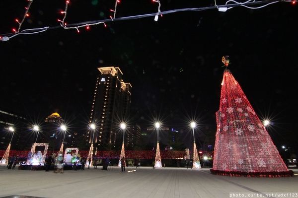 2013泰迪熊台中樂活嘉年華:2013泰迪熊台中樂活嘉年華❤花了9天才拍齊104隻『熊兒』~103.01.01更新