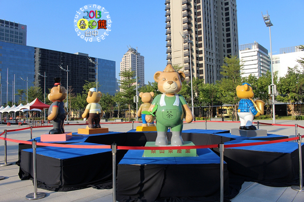 2013泰迪熊台中樂活嘉年華:2013泰迪熊台中樂活嘉年華❤花了9天才拍齊104隻『熊兒』~103.01.01更新