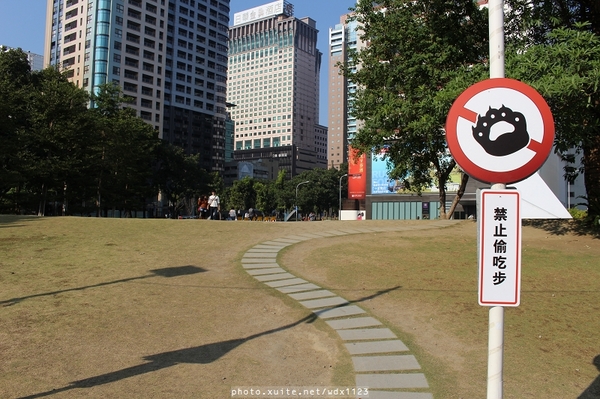 2013泰迪熊台中樂活嘉年華:2013泰迪熊台中樂活嘉年華❤花了9天才拍齊104隻『熊兒』~103.01.01更新