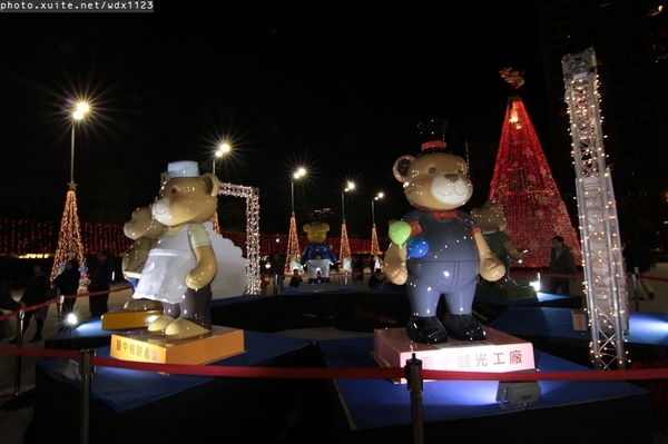 2013臺中聖誕熊厲害:2013臺中聖誕熊厲害✪點燈活動~102.12.06