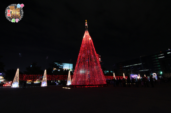 2013臺中聖誕熊厲害:2013臺中聖誕熊厲害✪點燈活動~102.12.06