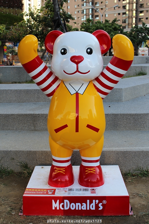 2013泰迪熊台中樂活嘉年華:2013泰迪熊台中樂活嘉年華❤花了9天才拍齊104隻『熊兒』~103.01.01更新