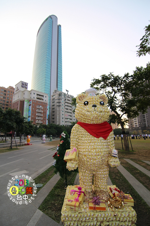 2013泰迪熊台中樂活嘉年華:2013泰迪熊台中樂活嘉年華❤花了9天才拍齊104隻『熊兒』~103.01.01更新