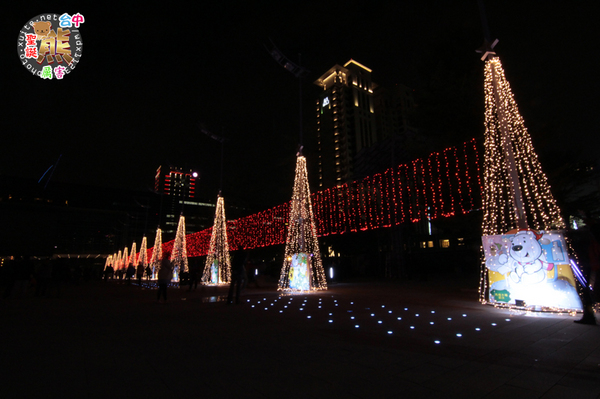 2013臺中聖誕熊厲害:2013臺中聖誕熊厲害✪點燈活動~102.12.06