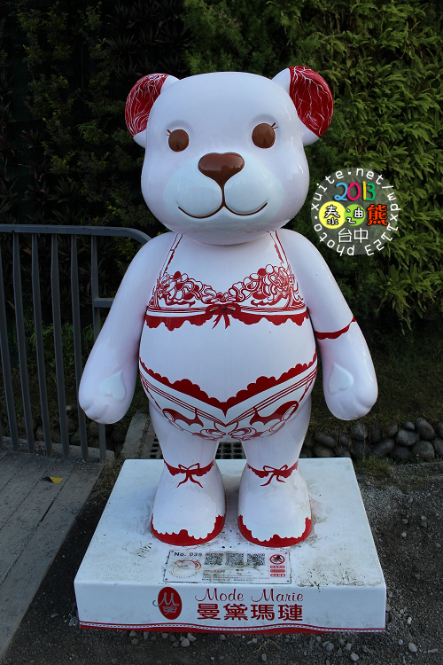 2013泰迪熊台中樂活嘉年華:2013泰迪熊台中樂活嘉年華❤花了9天才拍齊104隻『熊兒』~103.01.01更新