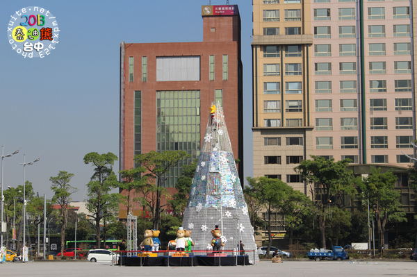 2013臺中聖誕熊厲害:2013臺中聖誕熊厲害✪點燈活動~102.12.06