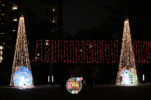 2013臺中聖誕熊厲害:2013臺中聖誕熊厲害✪點燈活動~102.12.06