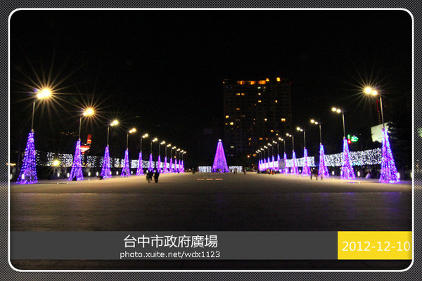 2013臺中聖誕熊厲害:2013臺中聖誕熊厲害✪點燈活動~102.12.06