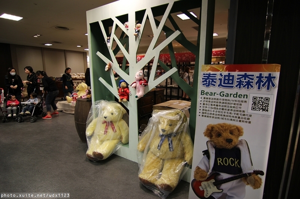 2013泰迪熊台中樂活嘉年華:2013泰迪熊台中樂活嘉年華❤花了9天才拍齊104隻『熊兒』~103.01.01更新