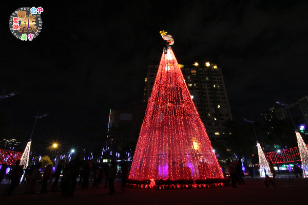 2013臺中聖誕熊厲害:2013臺中聖誕熊厲害✪點燈活動~102.12.06