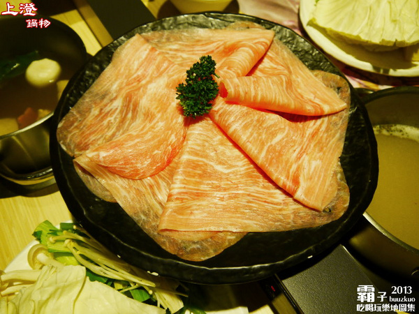 上澄鍋物:上澄鍋物,比臉還大的大麥松阪豬肉片,超吸睛!!!