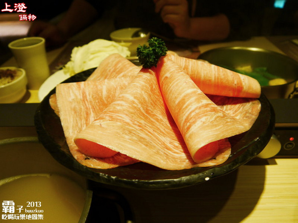 上澄鍋物:上澄鍋物,比臉還大的大麥松阪豬肉片,超吸睛!!!
