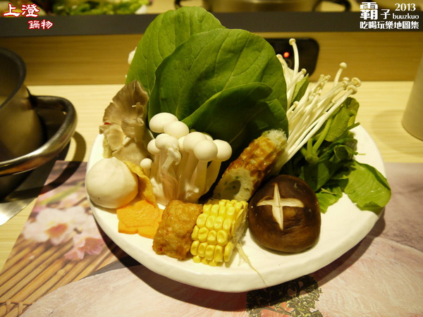 上澄鍋物:上澄鍋物,比臉還大的大麥松阪豬肉片,超吸睛!!!