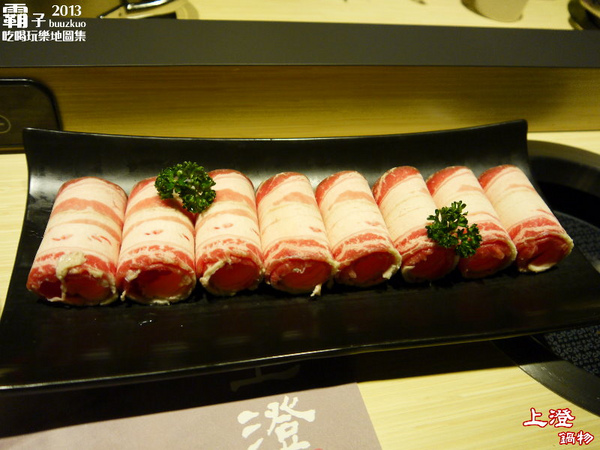 上澄鍋物:上澄鍋物,比臉還大的大麥松阪豬肉片,超吸睛!!!