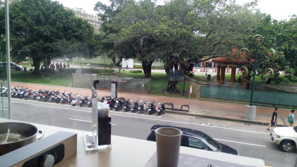 上澄鍋物：口碑22_『上澄鍋物』連台中市長胡志強都到訪的唷!