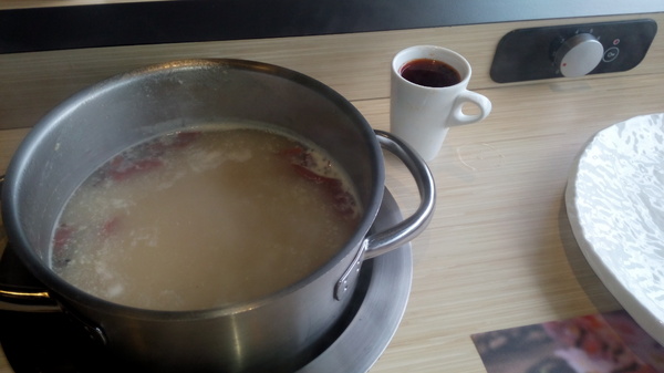 上澄鍋物：口碑22_『上澄鍋物』連台中市長胡志強都到訪的唷!