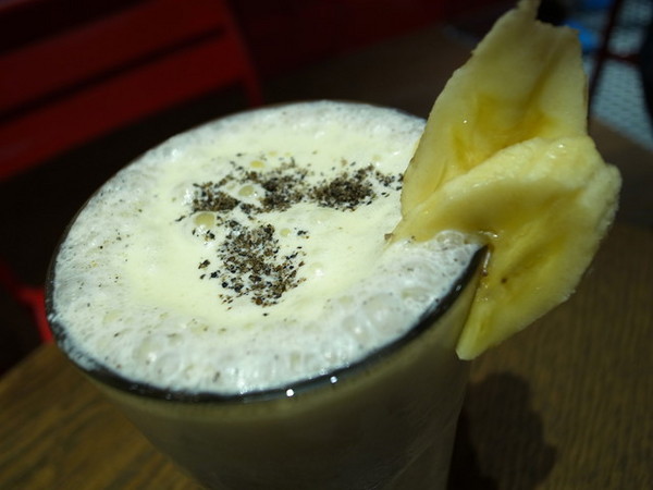 MR.PAPA WAFFLE&CAFE 比利時鬆餅專賣店(明耀門市)：＜台北｜東區｜鬆餅＞鬆餅人＃愛心鎖牆＃提拉米蘇鬆餅～MR.PAPA WAFFLE&CAFE 比利時鬆餅專賣店