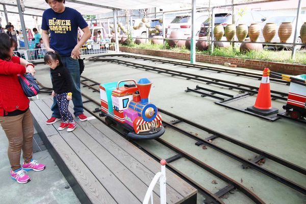 【台北旅遊】台北花卉村-美麗的紫藤花季