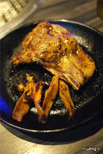 好客 酒吧燒烤(忠孝店)：［台北東區］【好客酒吧燒烤(忠孝店)】天使紅蝦、生蠔、牛小排『帝王餐888』雙人吃到飽體驗