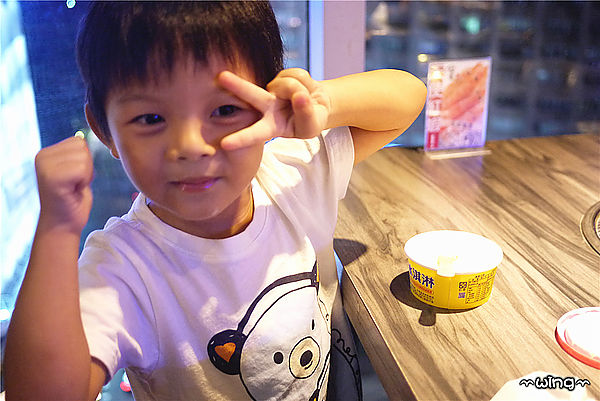 好客 酒吧燒烤(忠孝店)：［台北東區］【好客酒吧燒烤(忠孝店)】天使紅蝦、生蠔、牛小排『帝王餐888』雙人吃到飽體驗