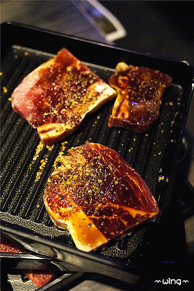 好客 酒吧燒烤(忠孝店)：［台北東區］【好客酒吧燒烤(忠孝店)】天使紅蝦、生蠔、牛小排『帝王餐888』雙人吃到飽體驗