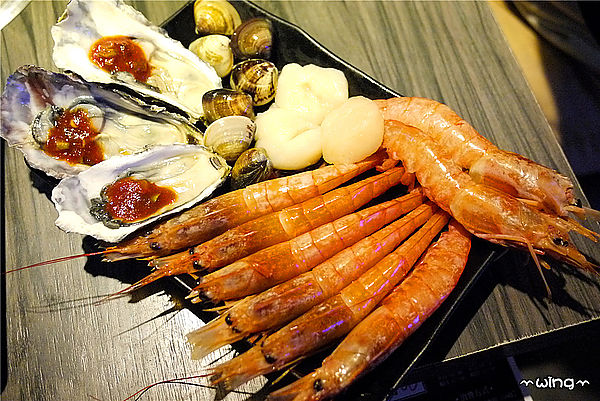 好客 酒吧燒烤(忠孝店)：［台北東區］【好客酒吧燒烤(忠孝店)】天使紅蝦、生蠔、牛小排『帝王餐888』雙人吃到飽體驗