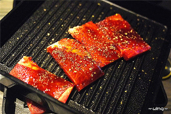 好客 酒吧燒烤(忠孝店)：［台北東區］【好客酒吧燒烤(忠孝店)】天使紅蝦、生蠔、牛小排『帝王餐888』雙人吃到飽體驗