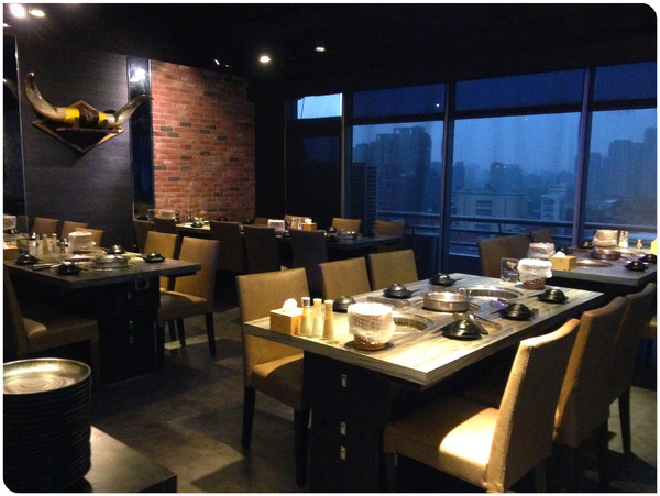 好客 酒吧燒烤(忠孝店):【♥美食】高空吃燒烤,肥美干貝帝王蟹-好客 酒吧燒烤