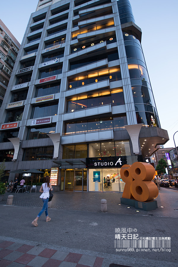 好客 酒吧燒烤(忠孝店)：【口碑券試吃】在台北的天空享受燒肉--天空酒吧好客