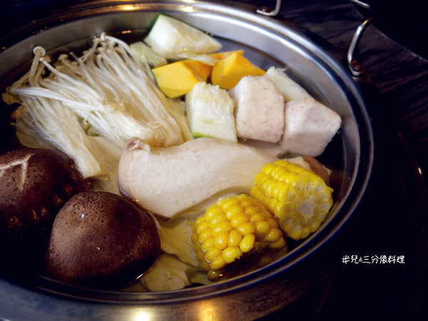 好客 酒吧燒烤(忠孝店):【台北市大安區。酒吧燒烤】近忠孝復興捷運站 好客。酒吧燒烤 東區火烤兩吃吃到飽推薦