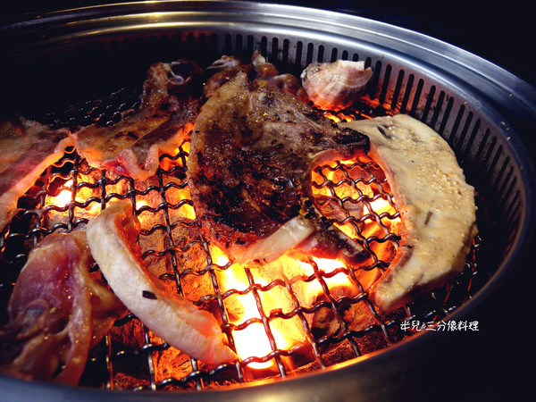 好客 酒吧燒烤(忠孝店):【台北市大安區。酒吧燒烤】近忠孝復興捷運站 好客。酒吧燒烤 東區火烤兩吃吃到飽推薦