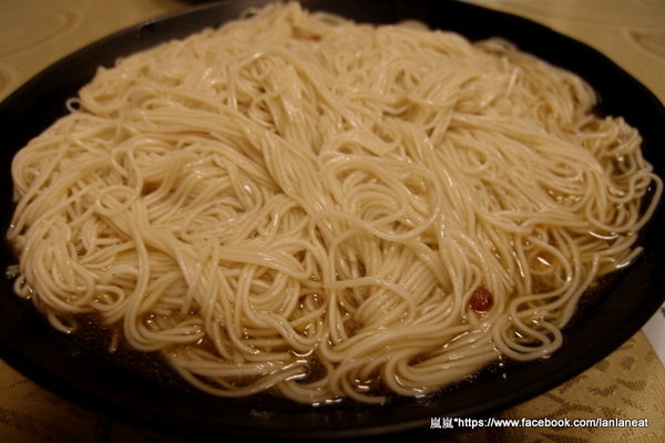 東風羊肉爐:【台中東海】東風羊肉爐-有好吃的麵線還有單人羊肉爐!