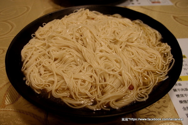 東風羊肉爐:【台中東海】東風羊肉爐-有好吃的麵線還有單人羊肉爐!