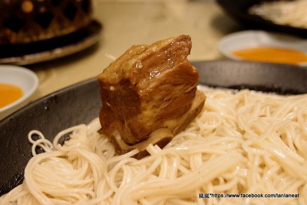 東風羊肉爐:【台中東海】東風羊肉爐-有好吃的麵線還有單人羊肉爐!