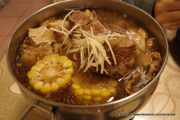 東風羊肉爐:【台中東海】東風羊肉爐-有好吃的麵線還有單人羊肉爐!