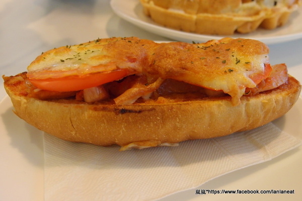 皇家盒子 ROYAL BOX:【台中西區】皇家盒子 ROYAL BOX-軟軟的香蕉巧克力鬆餅