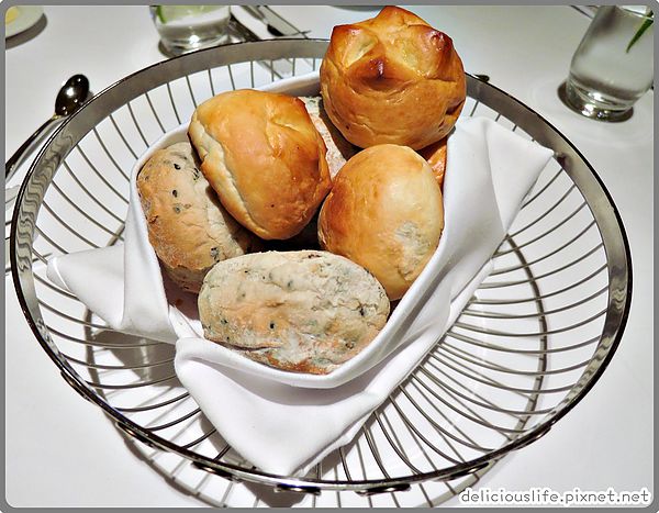 布里歐麵包&五穀芝麻麵包