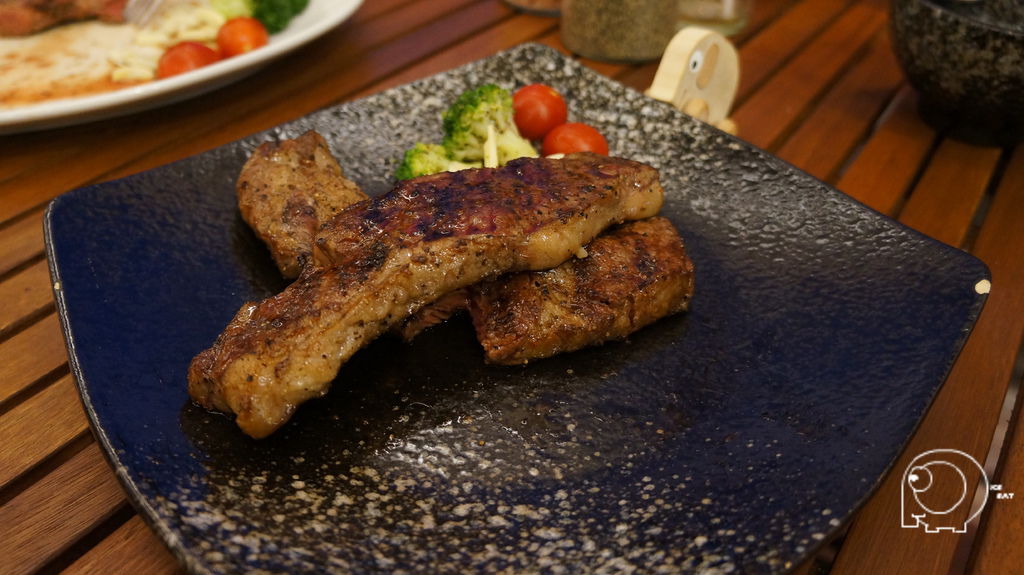 紅牛碳烤去骨牛小排