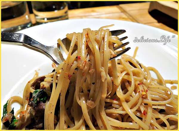 蒜辣骰子牛和風細扁麵