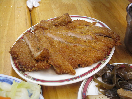 老夫子牛肉麵：中興新村美食－老夫子牛肉麵ｖｓ排骨飯