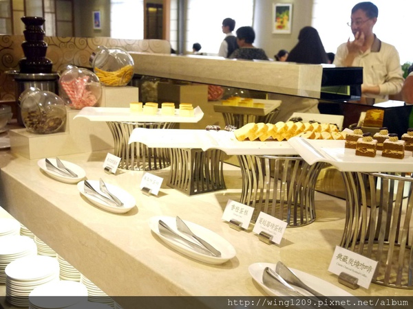 樂廚自助餐廳(富信飯店):精緻Buffet。富信大飯店【樂廚自助餐廳】