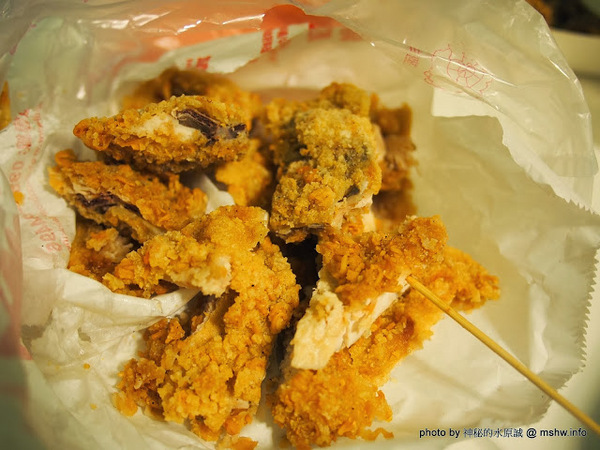 食香客雞會站雞排專賣(北門總店):【食記】台南中西區-食香客雞會站雞排茶飲專賣店@台南北門總店 : 份量實在,甜鹹交錯的創意炸物