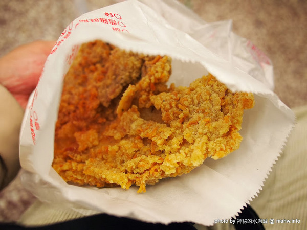 食香客雞會站雞排專賣(北門總店):【食記】台南中西區-食香客雞會站雞排茶飲專賣店@台南北門總店 : 份量實在,甜鹹交錯的創意炸物