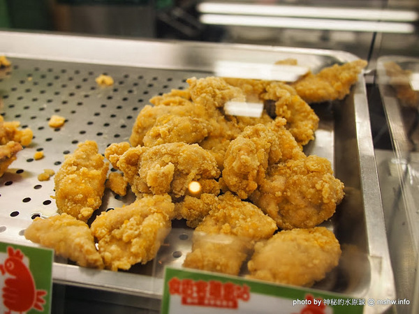 食香客雞會站雞排專賣(北門總店):【食記】台南中西區-食香客雞會站雞排茶飲專賣店@台南北門總店 : 份量實在,甜鹹交錯的創意炸物