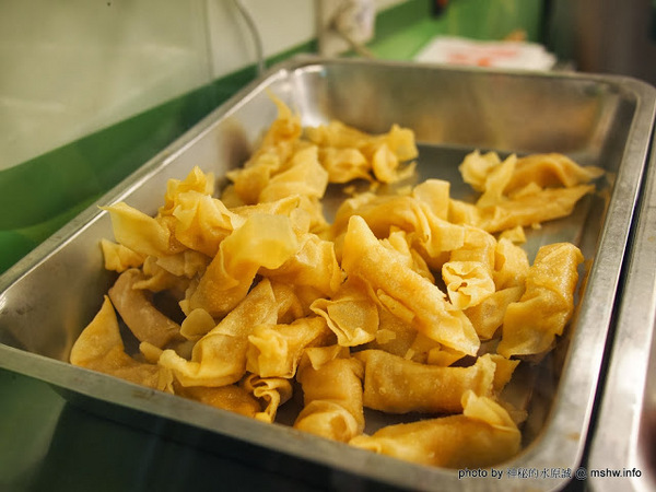 食香客雞會站雞排專賣(北門總店):【食記】台南中西區-食香客雞會站雞排茶飲專賣店@台南北門總店 : 份量實在,甜鹹交錯的創意炸物