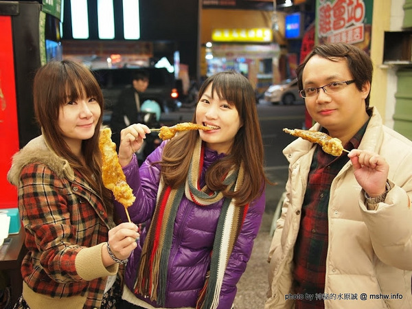 食香客雞會站雞排專賣(北門總店):【食記】台南中西區-食香客雞會站雞排茶飲專賣店@台南北門總店 : 份量實在,甜鹹交錯的創意炸物