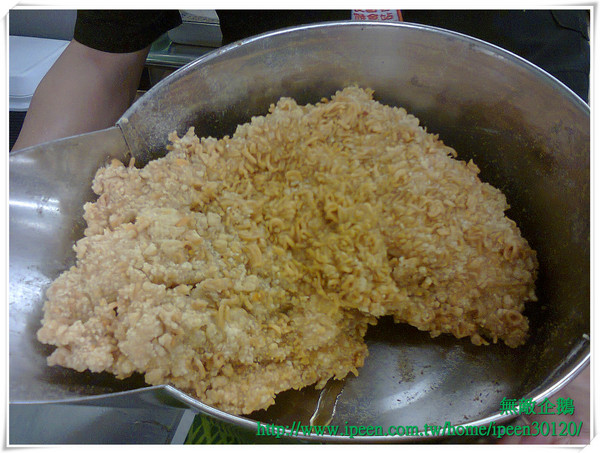 食香客雞會站雞排專賣(北門總店):特色雞排!! 科學麵脆皮雞排~_《食香客雞會站雞排專賣》