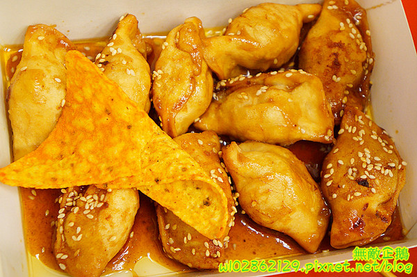 食香客雞會站雞排專賣(北門總店)：【台南-中西區】創意雞排x科學麵雞排...連鎖炸雞專賣店...燒烤餃子/鹽酥雞《食香客雞會站雞排專賣》