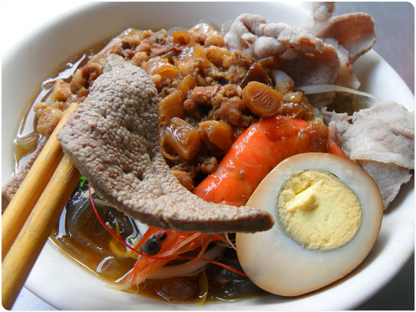 海鮮河粉乾麵：<抗漲專區>CP值超高，豬肝、蝦子、肉片，滿足你的胃~_海鮮河粉乾麵