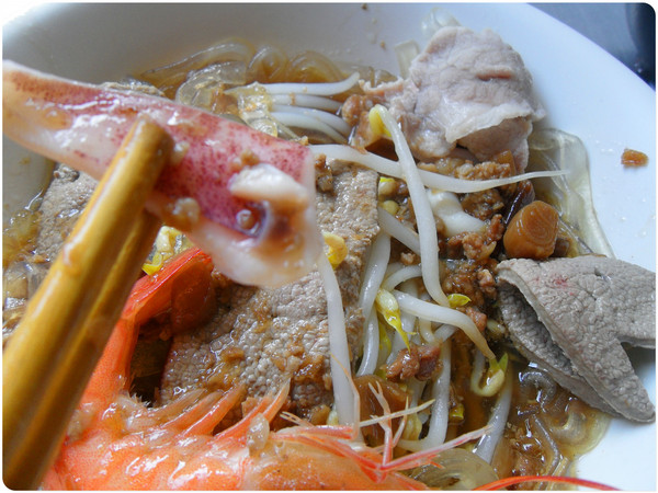 海鮮河粉乾麵：<抗漲專區>CP值超高，豬肝、蝦子、肉片，滿足你的胃~_海鮮河粉乾麵